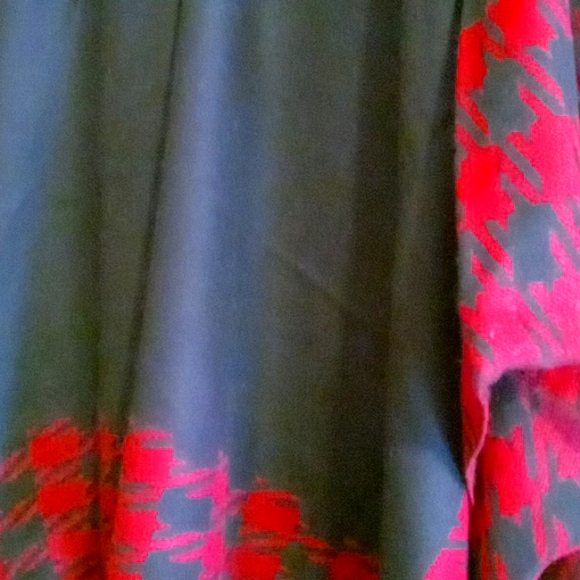 Accessory Street Womens Black and Red Plaid Shawl Wrap Warm Holidays Christmas - Picture 6 of 9